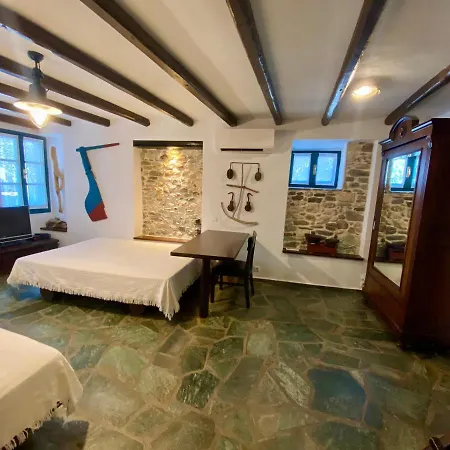Nyaraló Sail House *